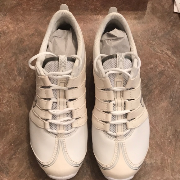 girls nike cheer shoes